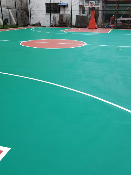 西安 球场长期使用易出现地面开裂